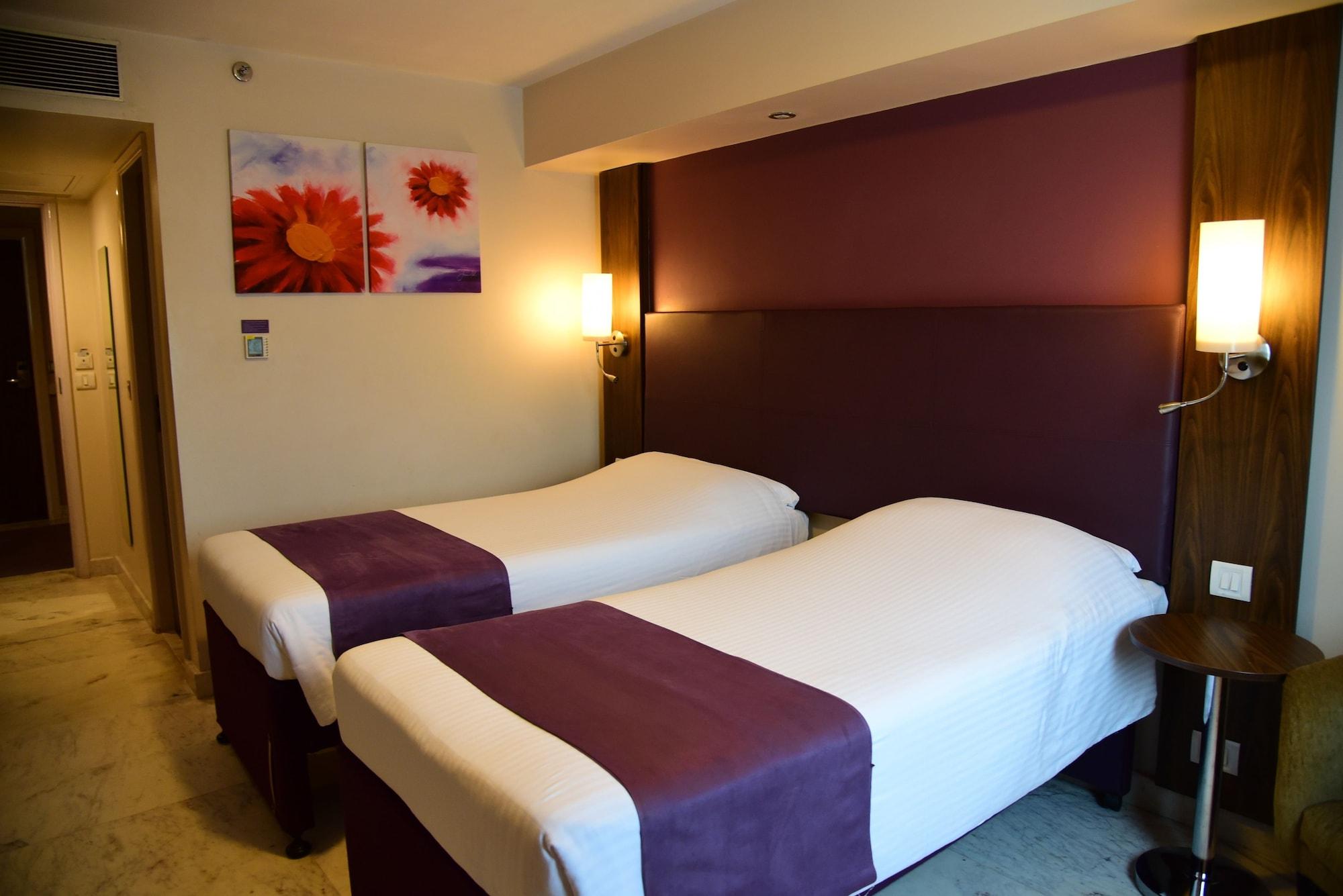 Caspia Hotel New Delhi Exterior foto