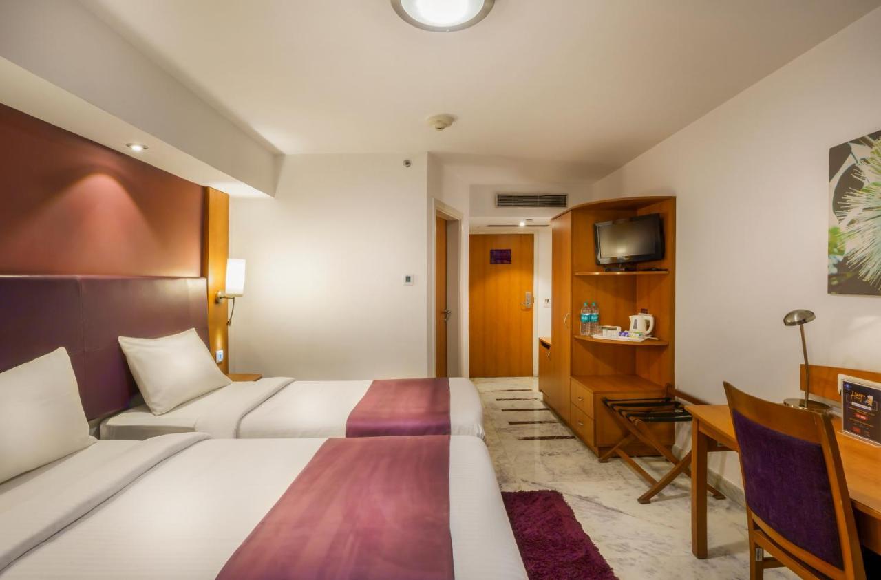 Caspia Hotel New Delhi Exterior foto