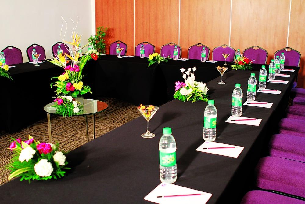 Caspia Hotel New Delhi Exterior foto